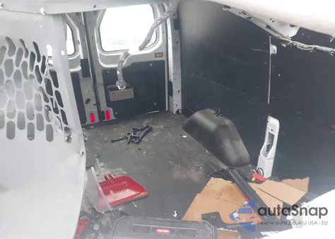 2018 Ford Transit-150 z USA, uszkodzony, nr VIN 1FTYE1YM5JKB52136